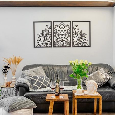 Natural-Style Apartment In The Centre Of Bratislava Ngoại thất bức ảnh