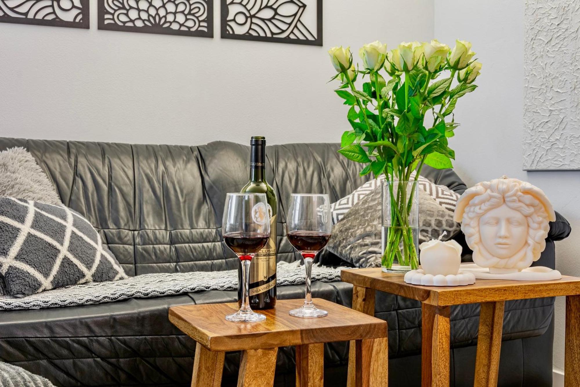 Natural-Style Apartment In The Centre Of Bratislava Ngoại thất bức ảnh